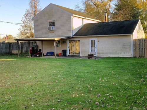 1065 Dixie Dr, New Lebanon, OH 45345-9746