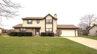 3949 Anita Ln, Hales Corners, WI 53132-9323