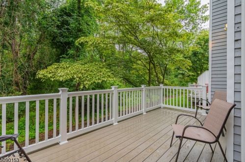 42 Davenport Rd, Montville Township NJ  07045-9198 exterior
