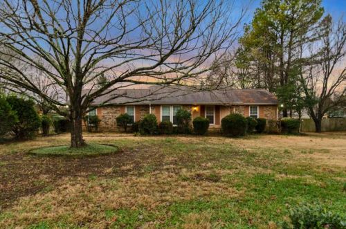 124 Eventide Dr, Hendersonville, TN 37075-3742