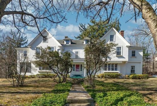 781 Bear Ridge Rd, Pleasantville, NY 10570-2621