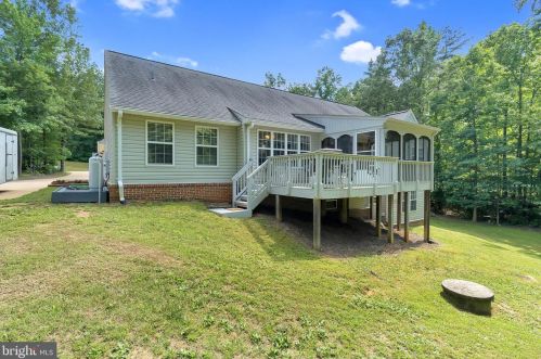 9 Plume Ct, Fredericksburg VA  22406-5141 exterior