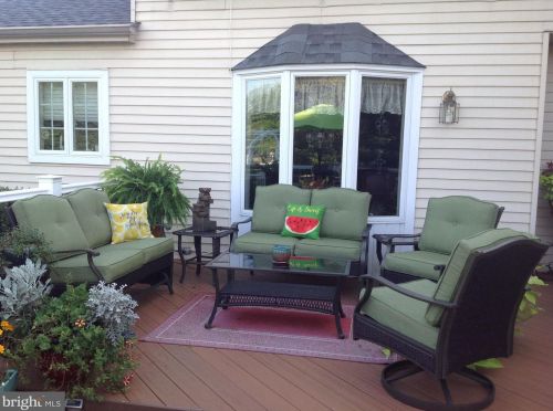 1209 Knollbrook Dr, Lansdale PA 19446-5117 exterior