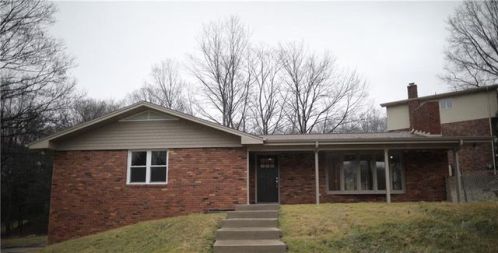 118 Cascade Dr, Mckeesport, PA 15135-2107