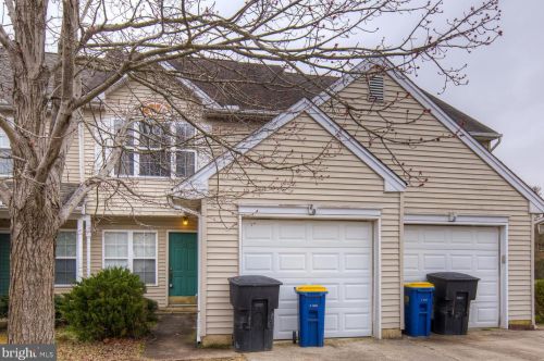 28 Periwinkle Ct, Dover DE  19904-7759 exterior