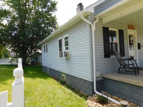 551 Francis Ave, South Connellsville, PA 15425-2712