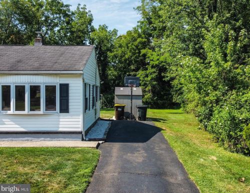 575 Winding Rd, Lansdale PA  19446-3446 exterior