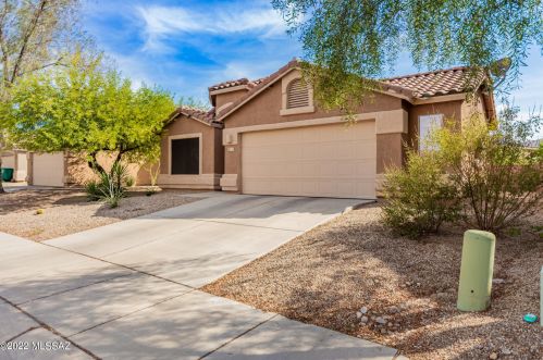 8717 Moonfire Dr, Tucson, AZ 85743-1529