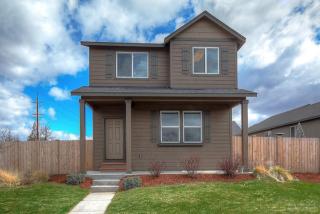 122 35th St, Eagle Crest OR  97756-1778 exterior