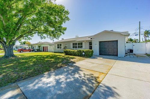 1390 63rd Ave, Saint Petersburg, FL 33705-5837