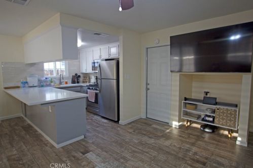 6001 Stone Bridge Ln, Bakersfield CA  93313-3386 exterior