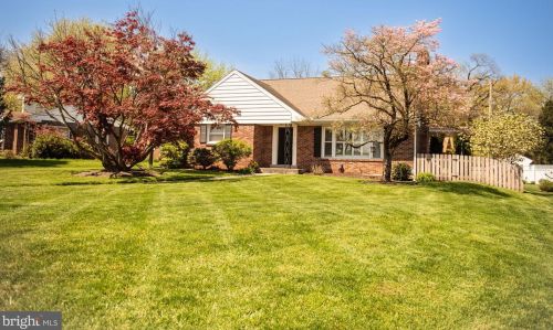 7 Governor Rd, Swatara, PA 17033-1723