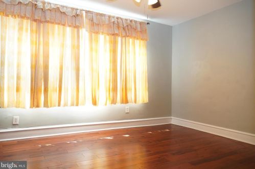 6156 Lindbergh Blvd, Philadelphia PA 19153-3018 exterior