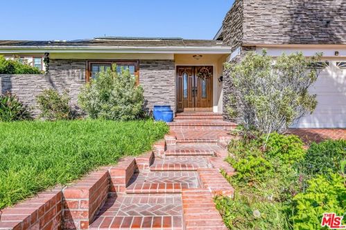 1327 169th Pl, Gardena, CA 90247-5512