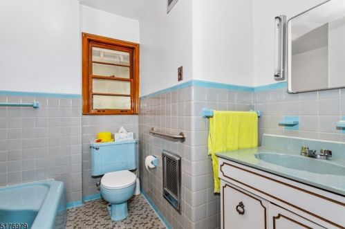 304 Jacksonville Rd, Lincoln Park NJ  07035-1515 exterior