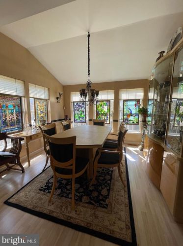 7 Yorktown Ct, West Deptford, NJ 08096-6807