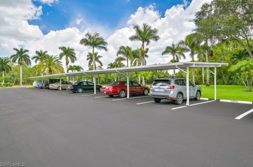 7300 Glenmoor Ln, Naples FL  34104-6748 exterior