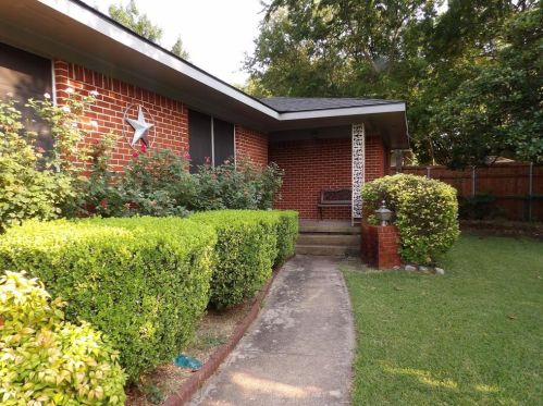 206 Haughton St, Farmersville, TX 75442-1512