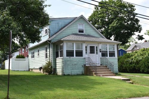 1 Carlton Ave, Muttontown, NY 11732-1302