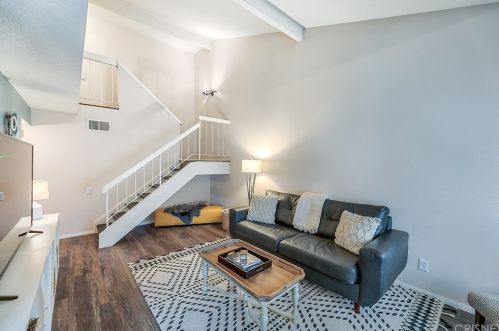 24605 Trevino Dr, Santa Clarita CA  91355-2816 exterior