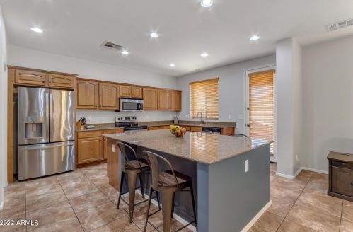 3246 Carla Vista Dr, Gilbert, AZ 85295-3424