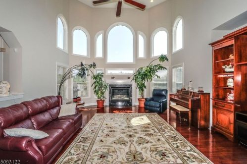 21 Patrick Henry Pl, East Amwell Township NJ  08551-1805 exterior