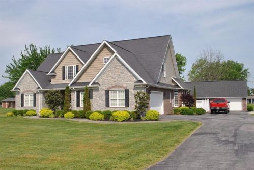 39 Hurst Ln, London, KY 40744-9181