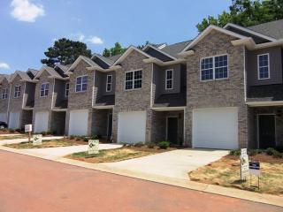 630 Friendway Rd, Greensboro, NC 27410-4916