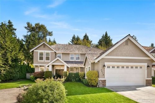 3818 212 Ave, Redmond WA  98075-6265 exterior