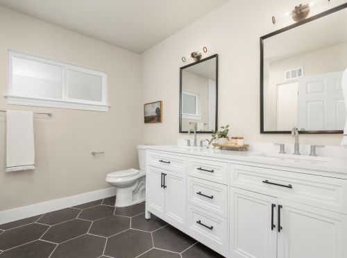 4725 Van Ness Blvd, Fresno CA  93704-3122 exterior