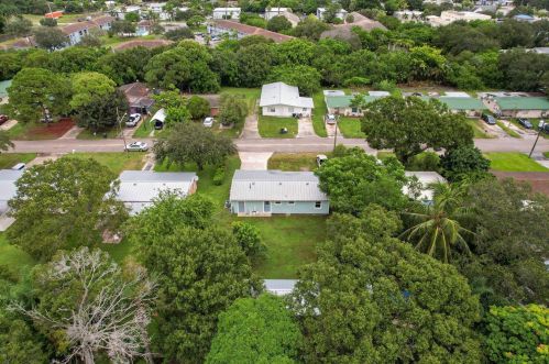 601 Holly Ave, Fort Pierce, FL 34982-6255