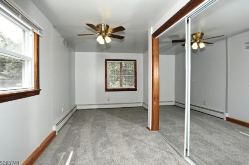 566 Stonetown Rd, Skyline Lakes NJ  07456-1311 exterior