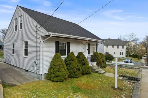 15 Old Rd, Providence, RI 02908-1936