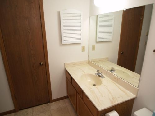 4559 Greenridge Cir, Milwaukee WI 53220-3376 exterior