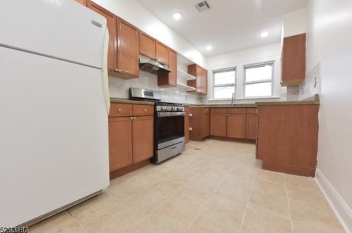 415 Bloomfield Ave, Montclair NJ  07042-3584 exterior