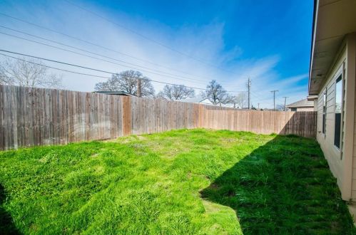 4512 Gunnison Dr, Denton TX  76208 exterior