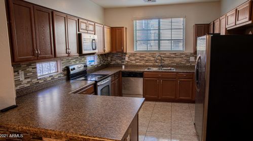 7752 Bonitos Dr, Phoenix AZ  85035-5073 exterior