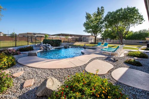 2511 Arrowhead Trl, Gilbert, AZ 85297-8101