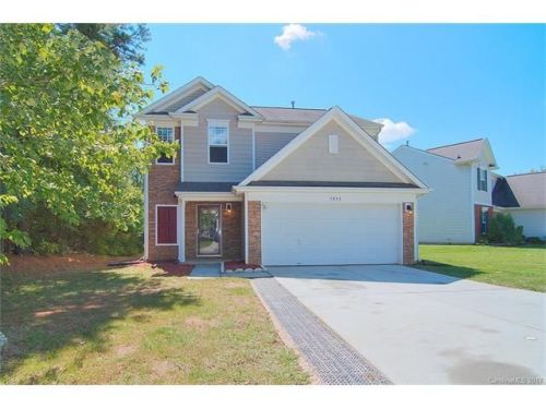 7032 Sunman Rd, Charlotte, NC 28216-3061