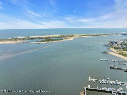 57 Barberie Ave, Monmouth Hills NJ  07732-1518 exterior