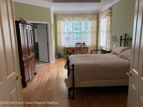 10 Quincy Ct, East Freehold NJ  07728-9251 exterior