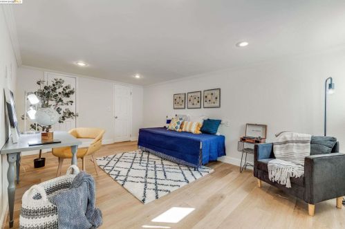 8410 Aster Ave, Oakland CA  94605-4104 exterior