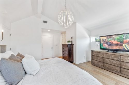 117 Harvard Ln, Seal Beach CA  90740-2508 exterior