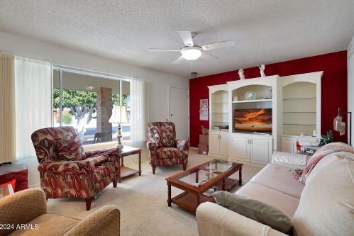 9839 Silver Bell Dr, Sun City, AZ 85351