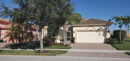11420 Mountain Ash Cir, Fort Pierce, FL 34987-2484