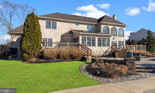 175 Edwards Dr, Southampton PA 18966-1174 exterior