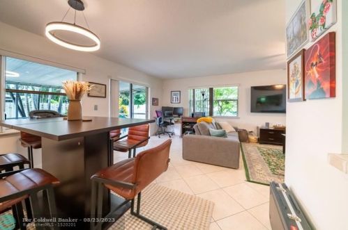 10100 Boynton Pl Cir, Boynton Beach FL  33437-2612 exterior