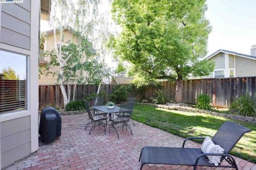 2849 Whitney Dr, Pleasanton CA  94566-8723 exterior