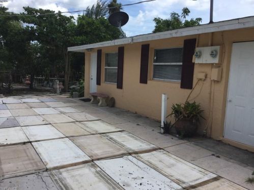 5374 Holland St, Naples, FL 34113-8758