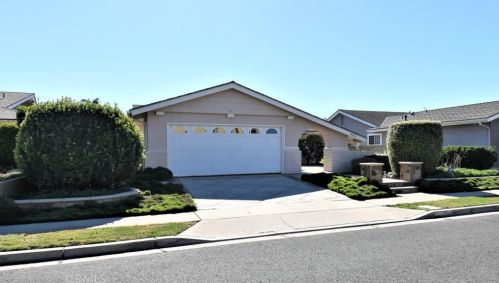 4624 Ironwood Ave, Seal Beach, CA 90740-2930